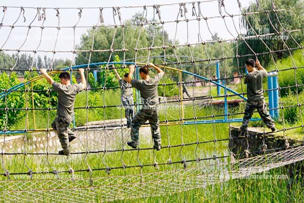 高空团建：缅甸桥